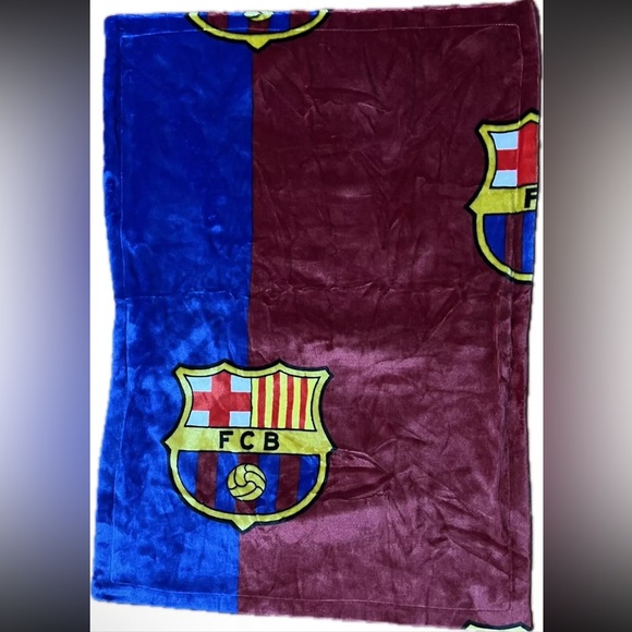 FC Barcelona Logo FCB Soccer Futbol Pillowcase‎ 30x20 - Picture 1 of 4